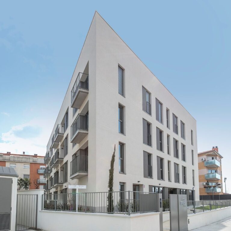 Proyecto de instalaciones integrales en promoción residencial en Terrassa (Barcelona) por BENMITSU