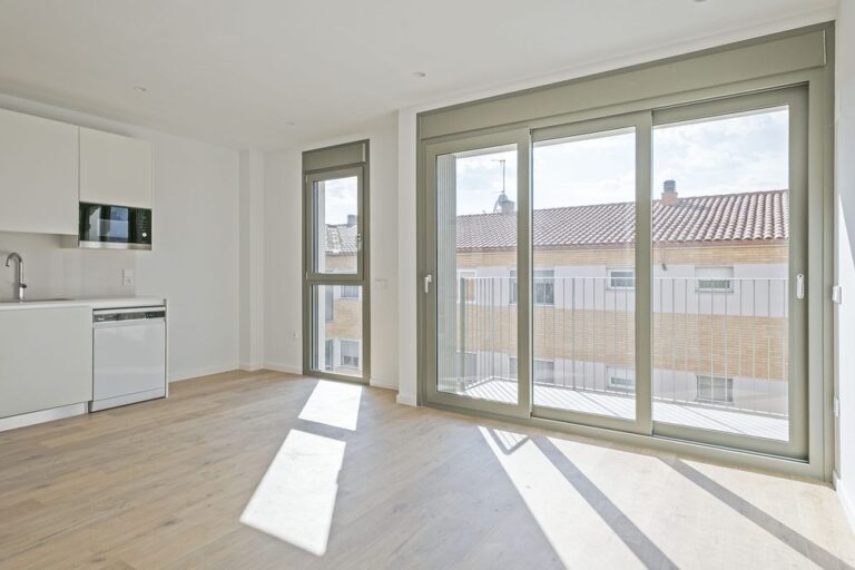 Proyecto de instalaciones integrales en promoción residencial en Terrassa (Barcelona) por BENMITSU