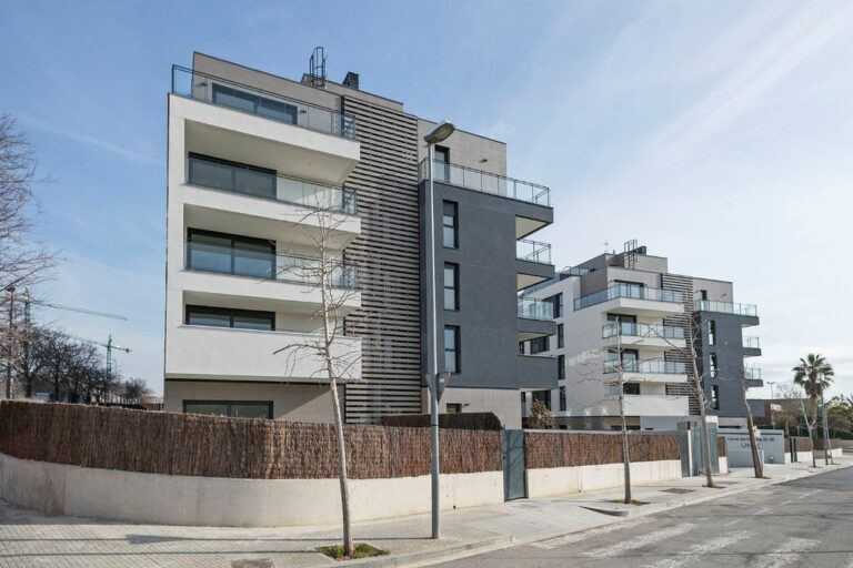 Proyecto de instalaciones integrales en promoción residencial en Vilanova i la Geltrú (Barcelona) por BENMITSU