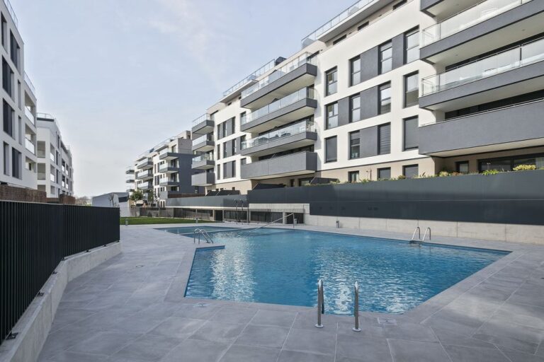 Proyecto de instalaciones integrales en promoción residencial en Vilanova i la Geltrú (Barcelona) por BENMITSU