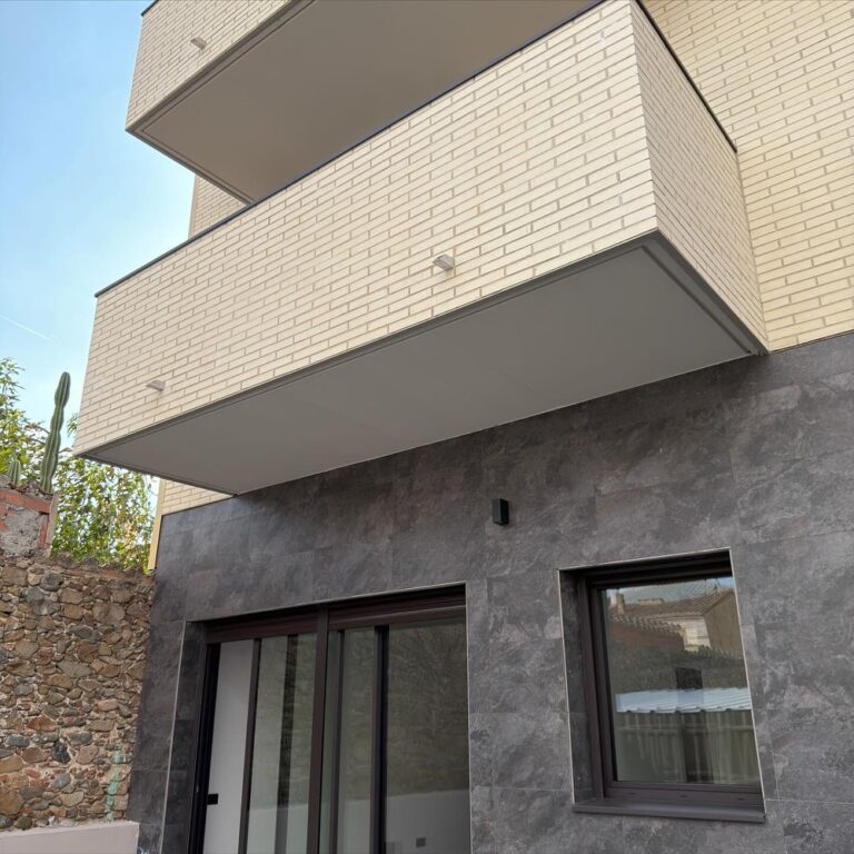 Instalaciones integrales en promoción residencial en Cardedeu (Barcelona) por BENMITSU