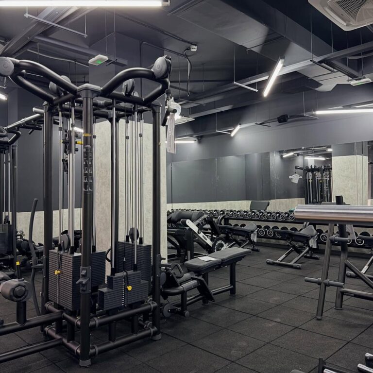 Instalaciones integrales en centro deportivo SynerGym en Vic (Barcelona) por BENMITSU