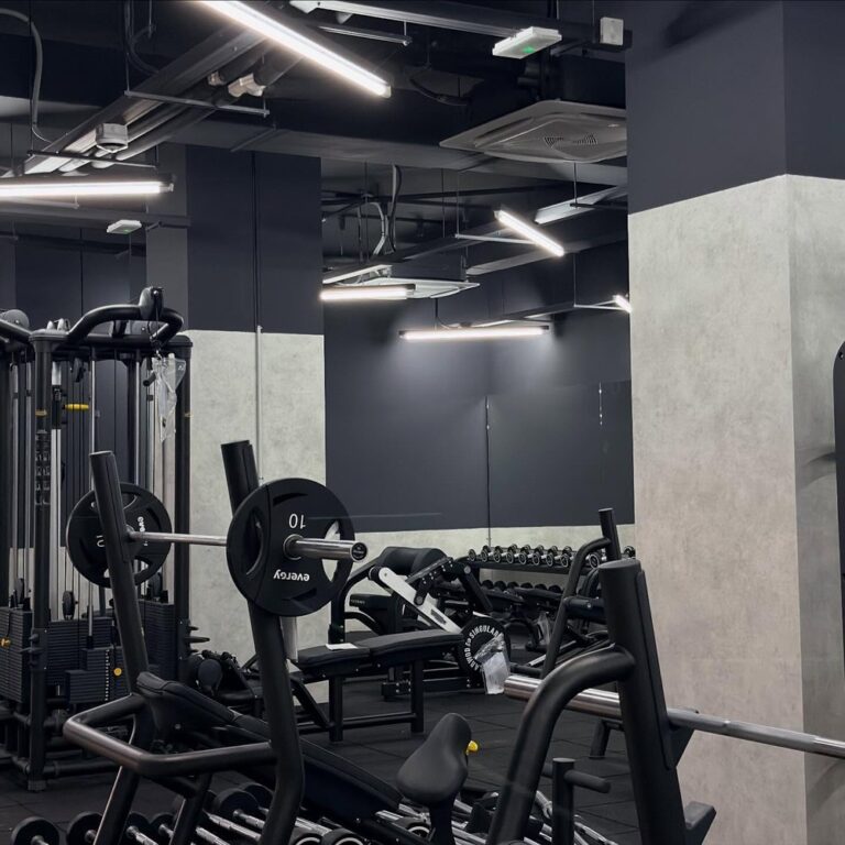 Instalaciones integrales en centro deportivo SynerGym en Vic (Barcelona) por BENMITSU