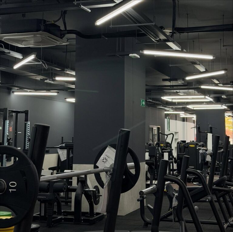 Instalaciones integrales en centro deportivo SynerGym en Vic (Barcelona) por BENMITSU